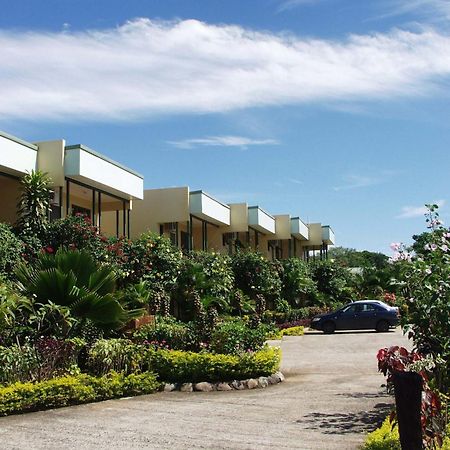 Grand West Villas Nadi Exterior foto