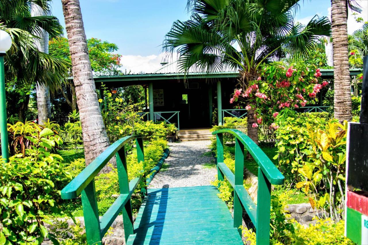 Grand West Villas Nadi Exterior foto